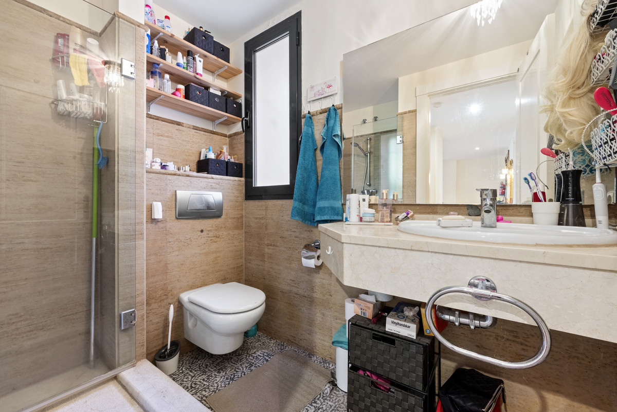 2 Bed Apartment for sale in Calahonda Costa Del Sol, Málaga, Spain