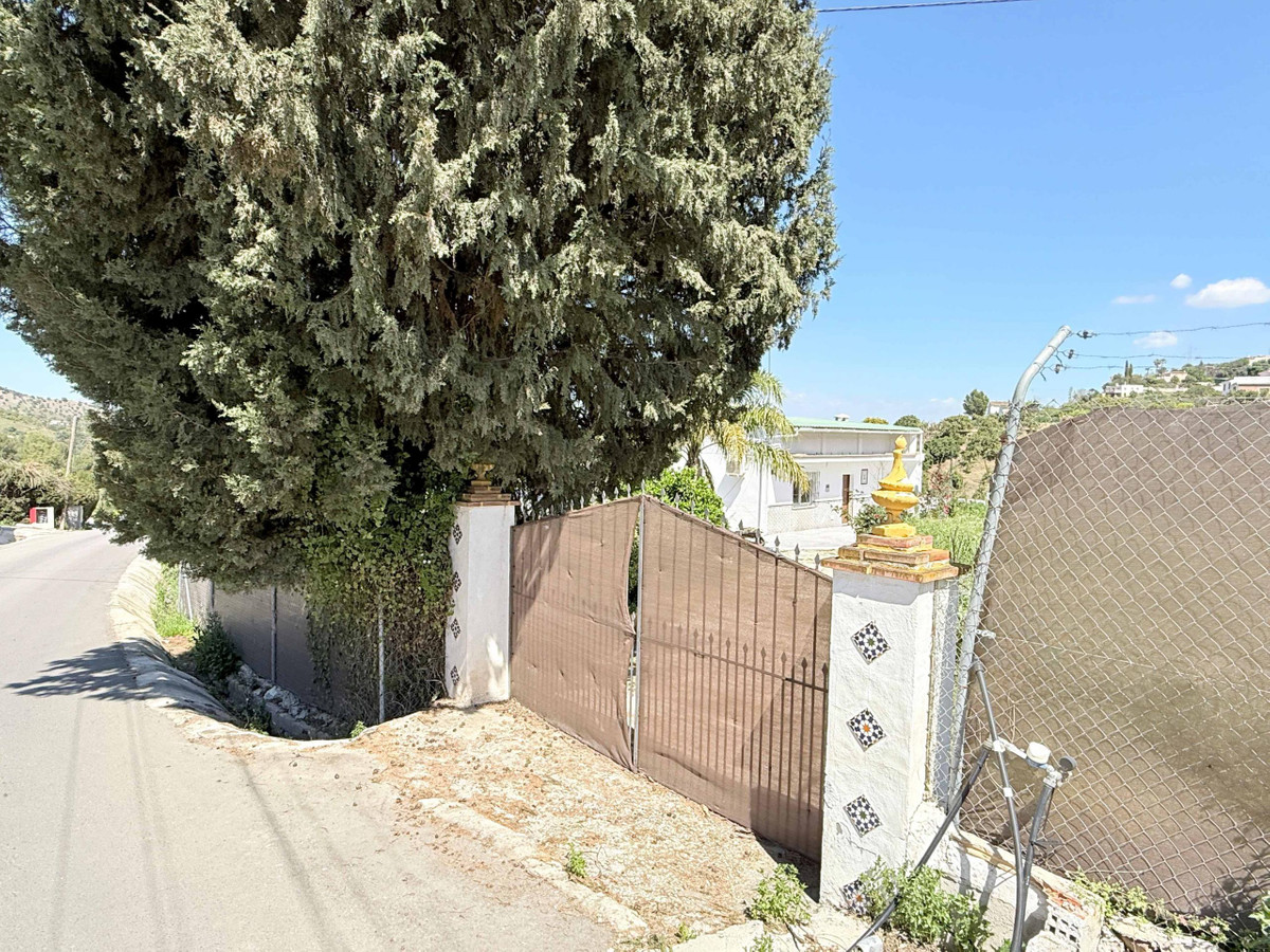 3 Bed Townhouse for sale in Coín Costa Del Sol, Málaga, Spain
