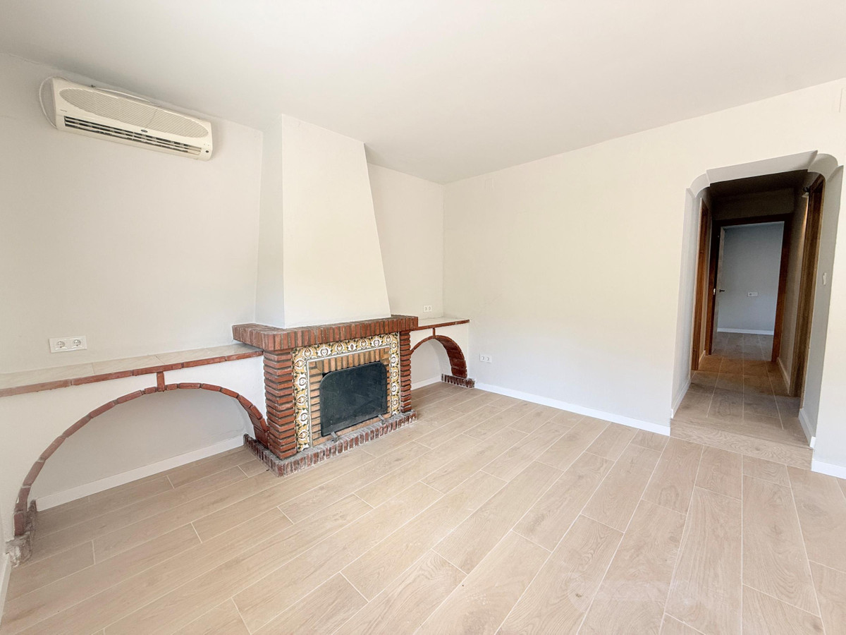 3 Bed Townhouse for sale in Coín Costa Del Sol, Málaga, Spain