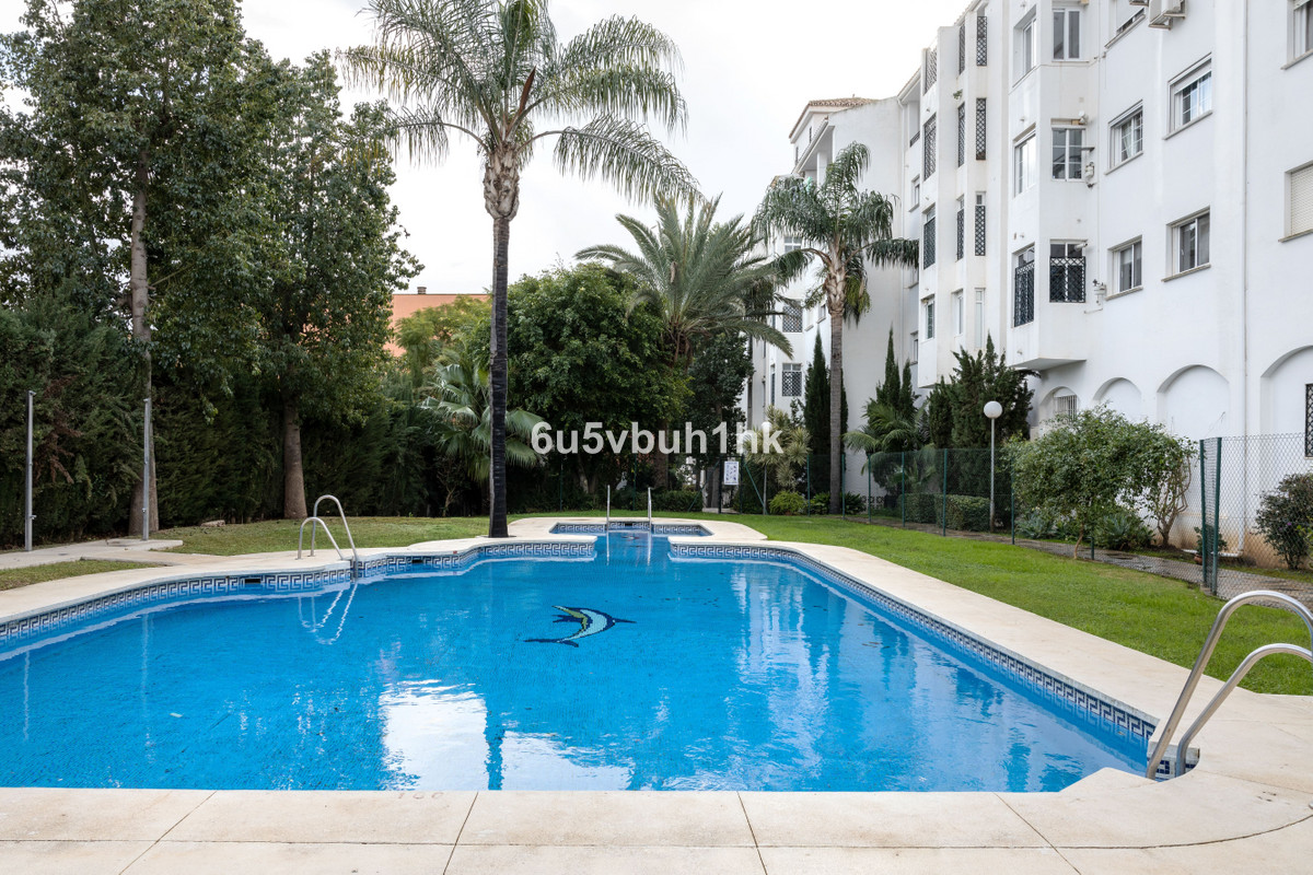 2 Bed Apartment for sale in Las Lagunas Costa Del Sol, Málaga, Spain