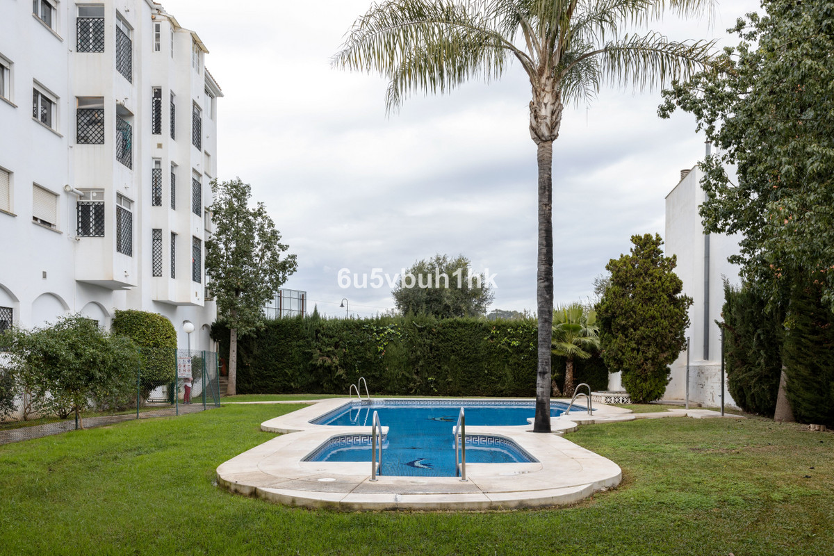 2 Bed Apartment for sale in Las Lagunas Costa Del Sol, Málaga, Spain