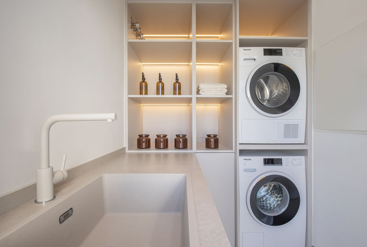 3 Bed Apartment for sale in New Golden Mile Costa Del Sol, Málaga, Spain