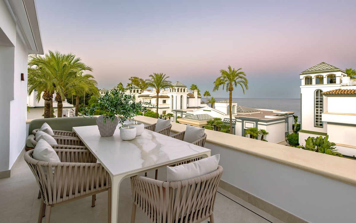 3 Bed Apartment for sale in New Golden Mile Costa Del Sol, Málaga, Spain