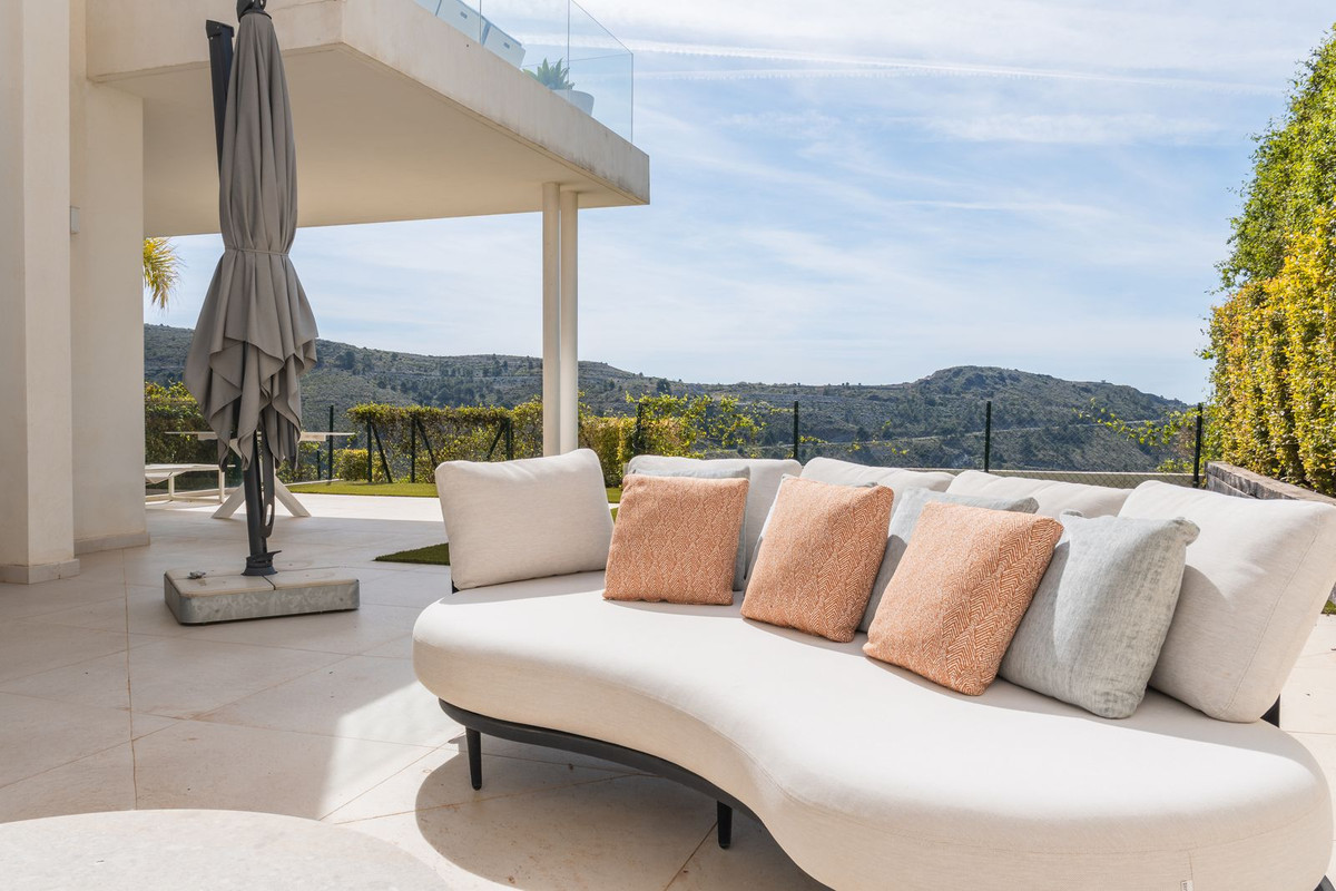 3 Bed Apartment for sale in Benahavís Costa Del Sol, Málaga, Spain