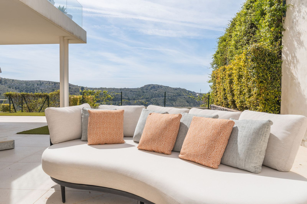 3 Bed Apartment for sale in Benahavís Costa Del Sol, Málaga, Spain