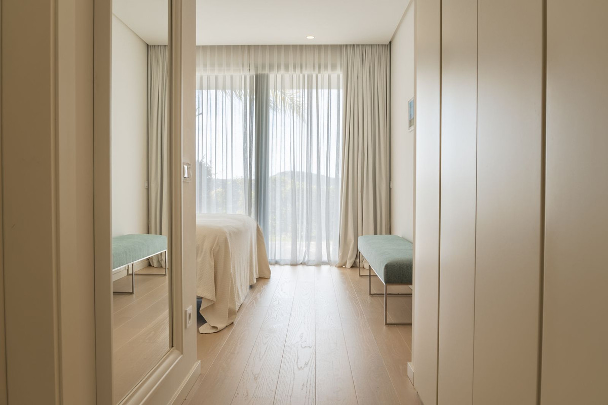 3 Bed Apartment for sale in Benahavís Costa Del Sol, Málaga, Spain