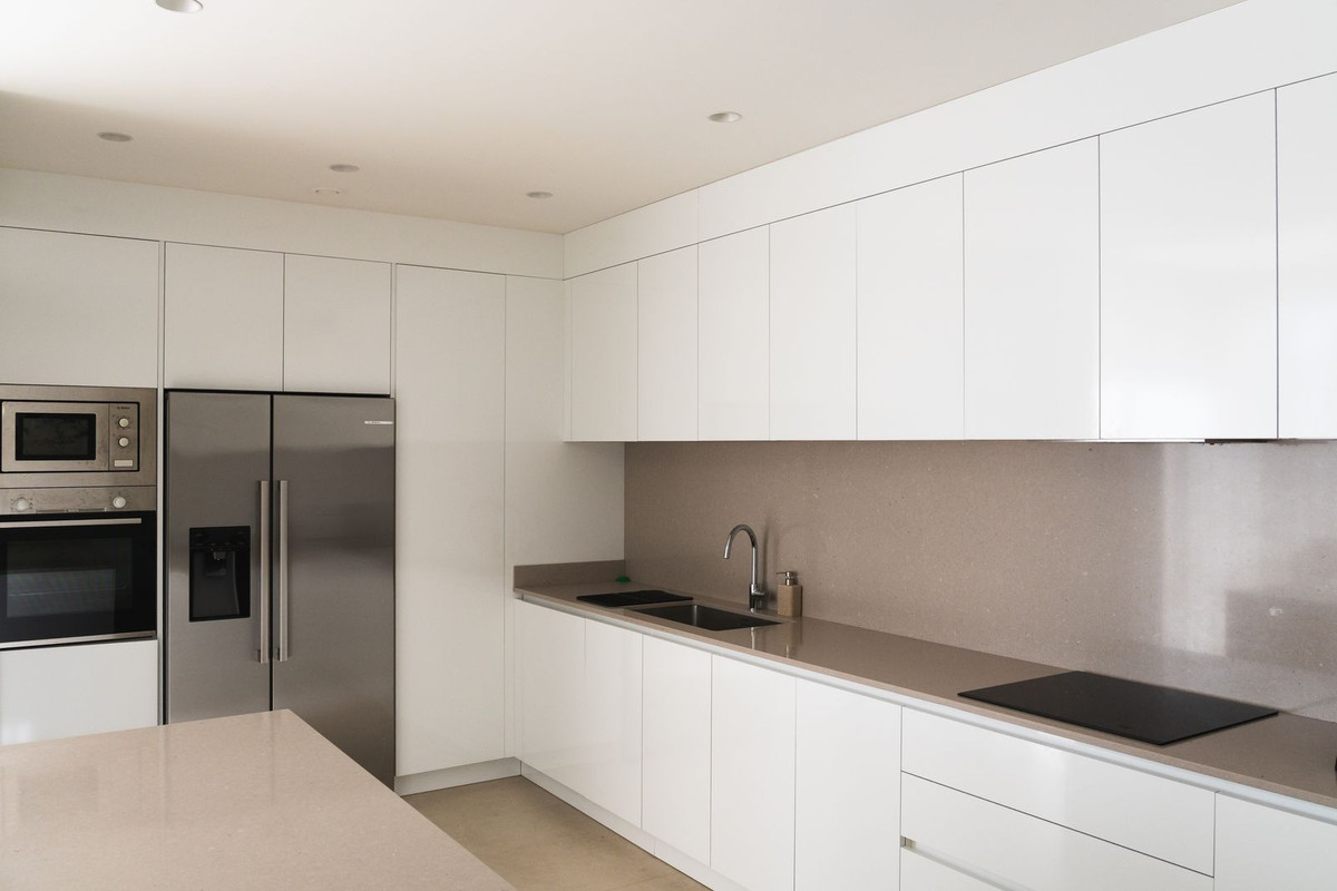 3 Bed Apartment for sale in Benahavís Costa Del Sol, Málaga, Spain