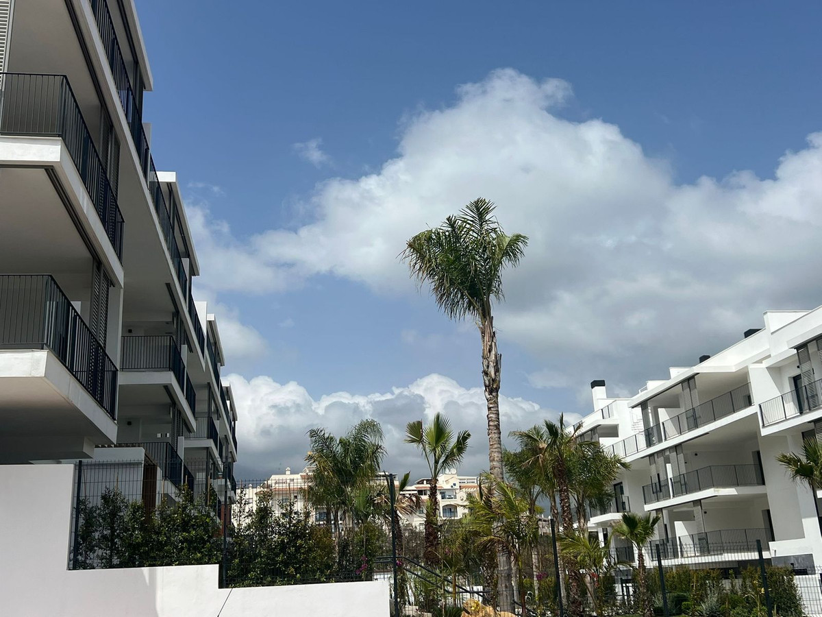 2 Bed Apartment for sale in Estepona Costa Del Sol, Málaga, Spain
