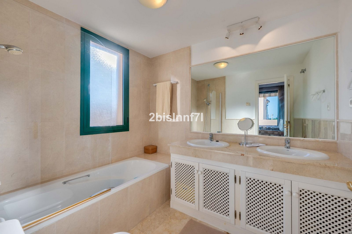 3 Bed Apartment for sale in Elviria Costa Del Sol, Málaga, Spain