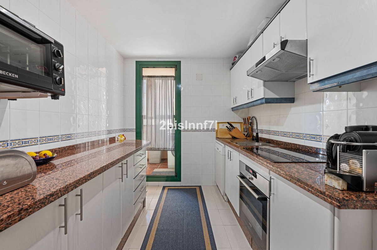 3 Bed Apartment for sale in Elviria Costa Del Sol, Málaga, Spain
