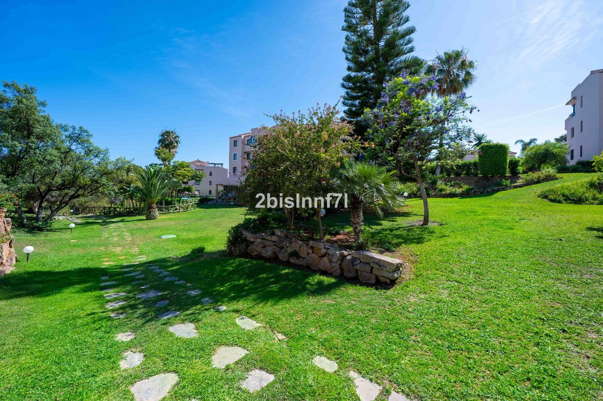 3 Bed Apartment for sale in Elviria Costa Del Sol, Málaga, Spain
