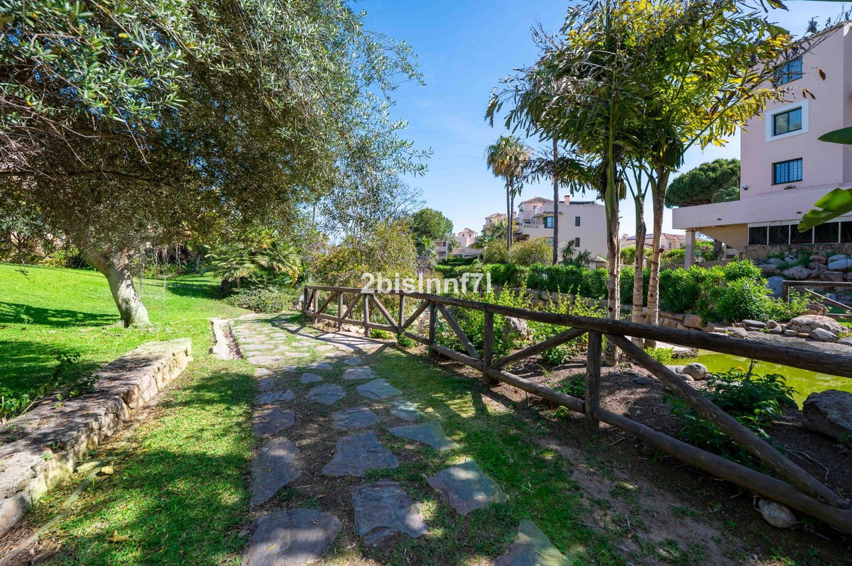 3 Bed Apartment for sale in Elviria Costa Del Sol, Málaga, Spain