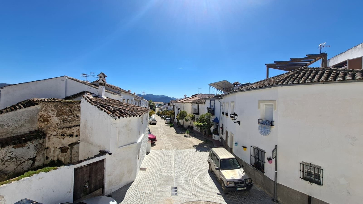 2 Bed Townhouse for sale in Cartajima Costa Del Sol, Málaga, Spain