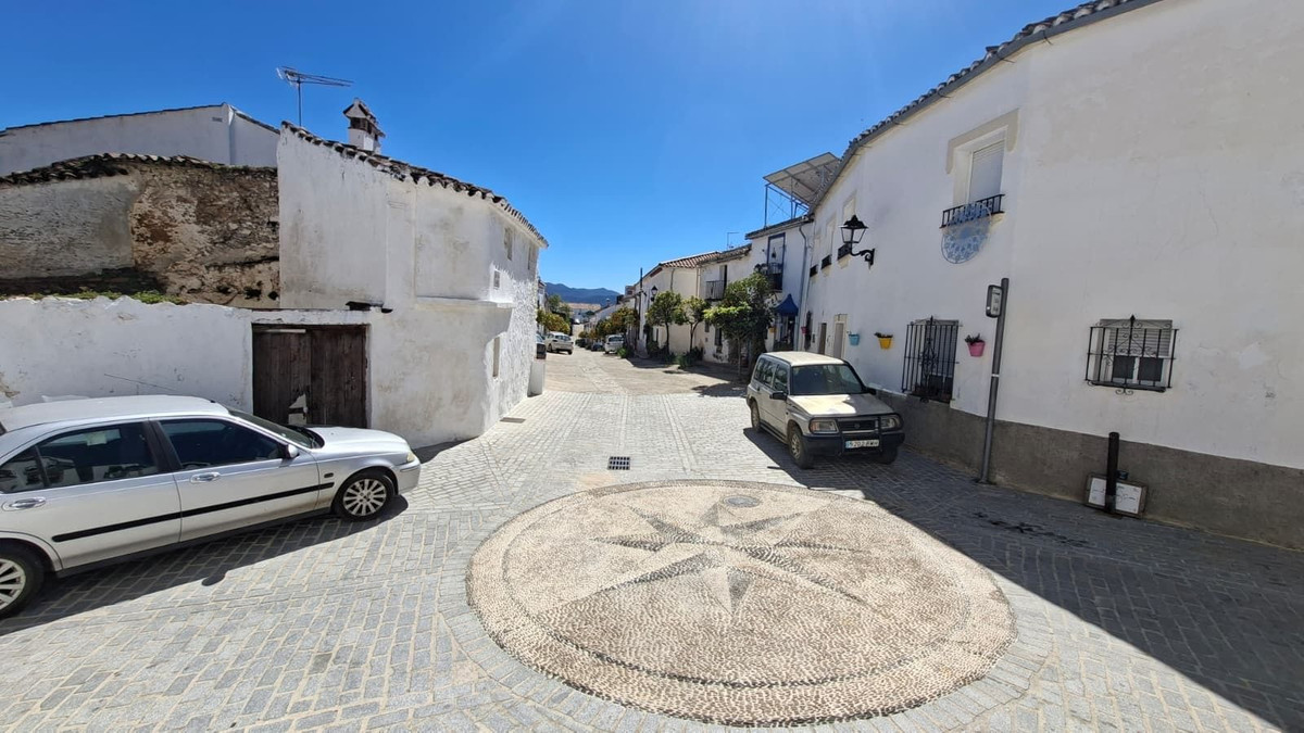 2 Bed Townhouse for sale in Cartajima Costa Del Sol, Málaga, Spain