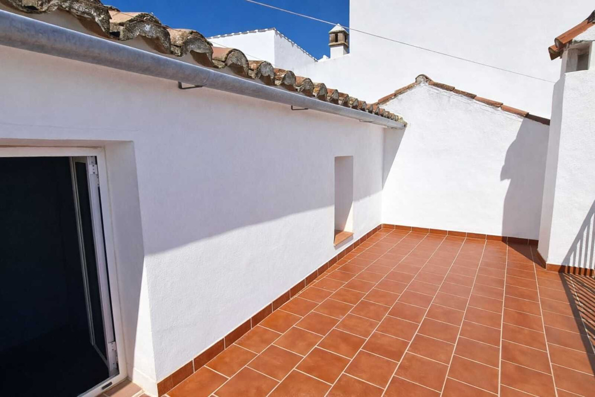 2 Bed Townhouse for sale in Cartajima Costa Del Sol, Málaga, Spain