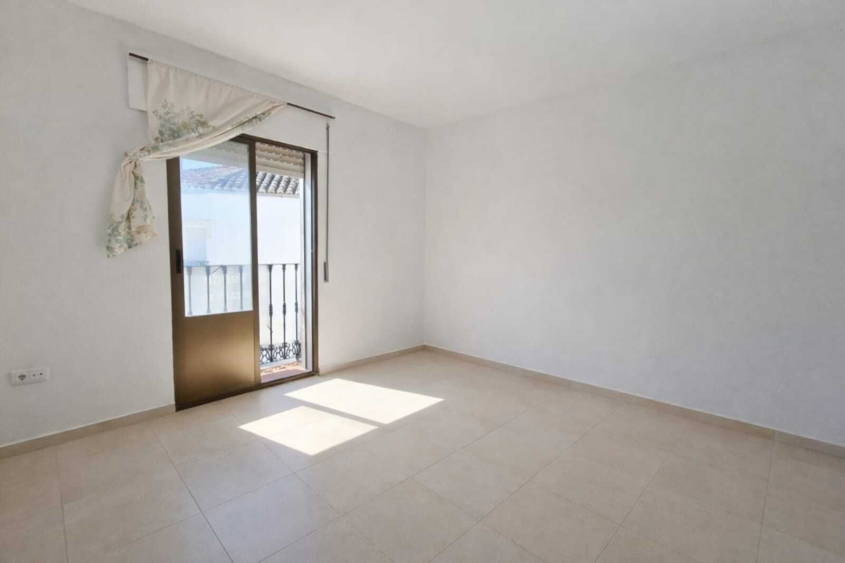 2 Bed Townhouse for sale in Cartajima Costa Del Sol, Málaga, Spain