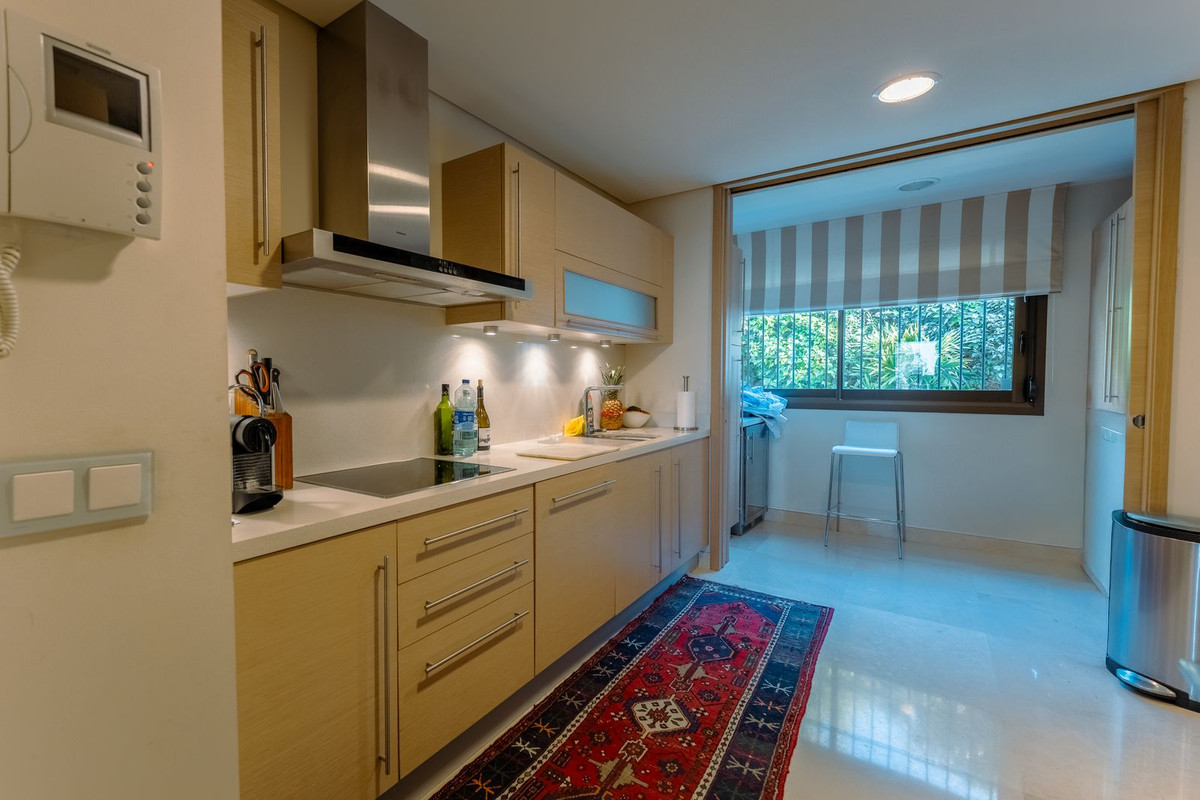 2 Bed Apartment for sale in La Quinta Costa Del Sol, Málaga, Spain