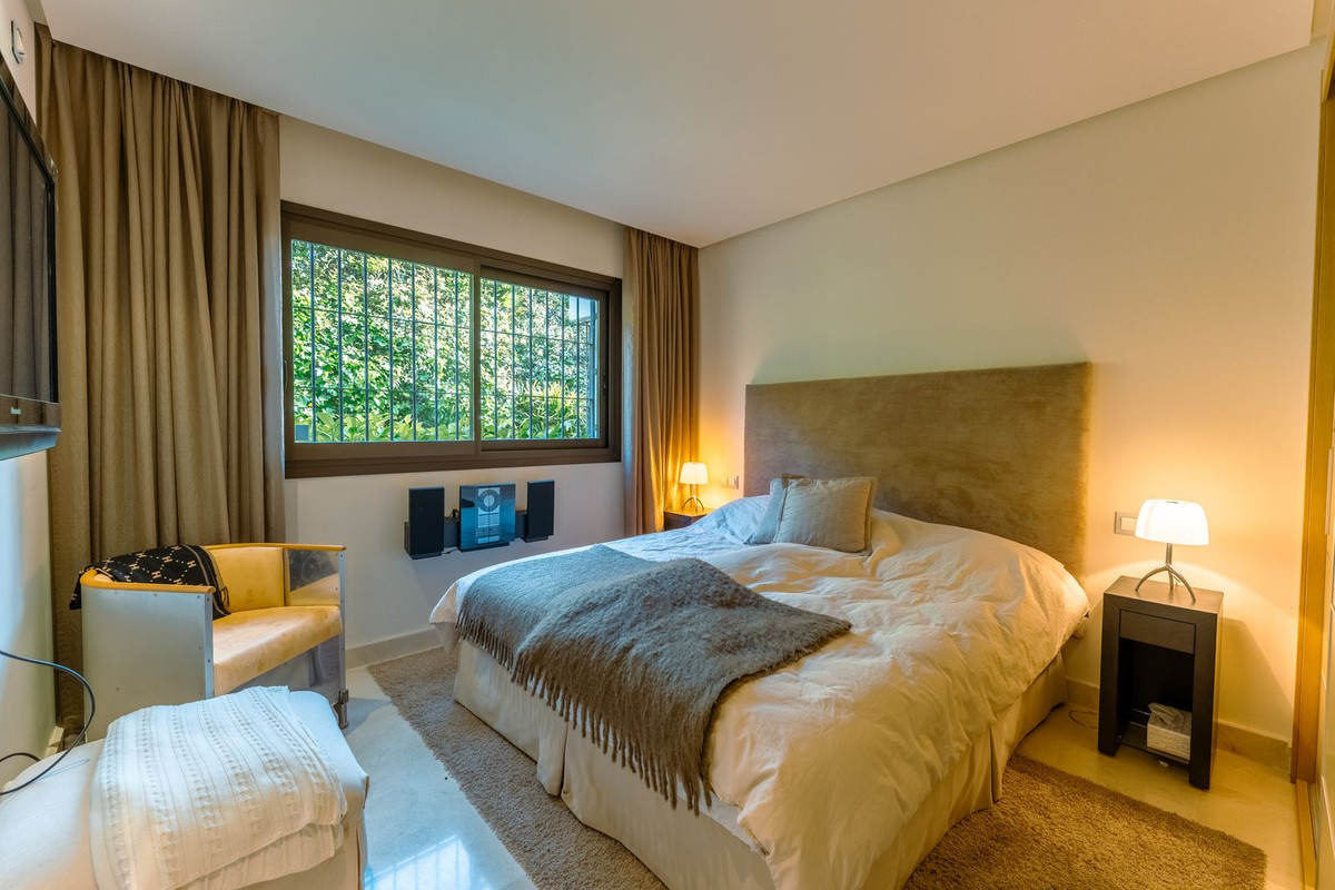 2 Bed Apartment for sale in La Quinta Costa Del Sol, Málaga, Spain