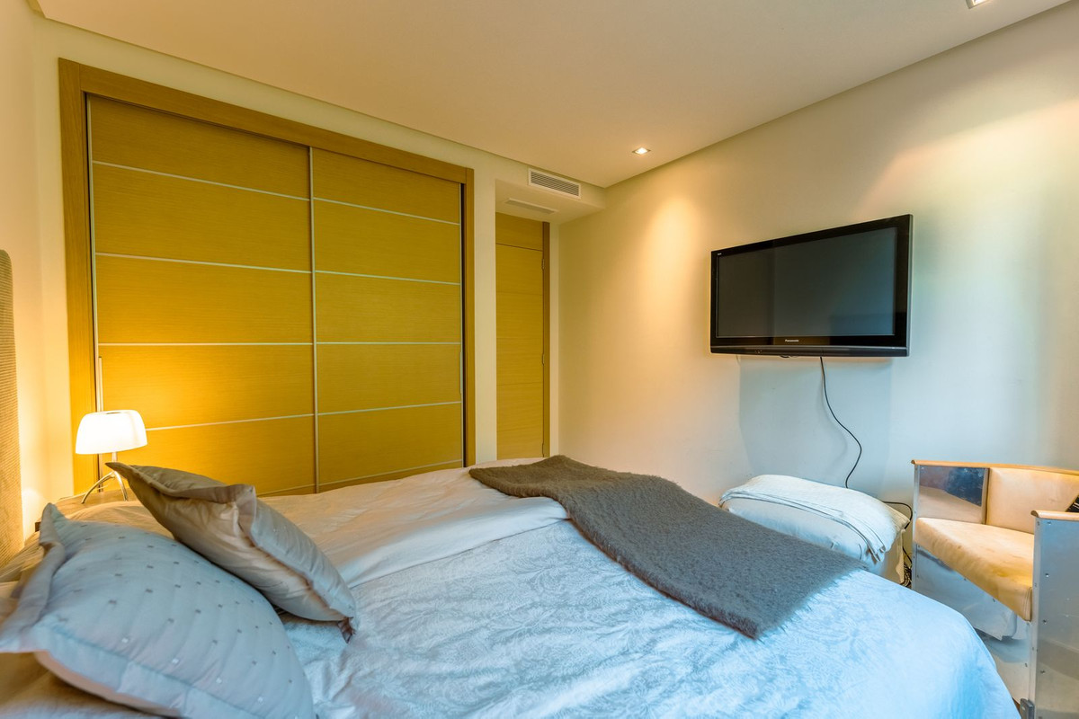 2 Bed Apartment for sale in La Quinta Costa Del Sol, Málaga, Spain