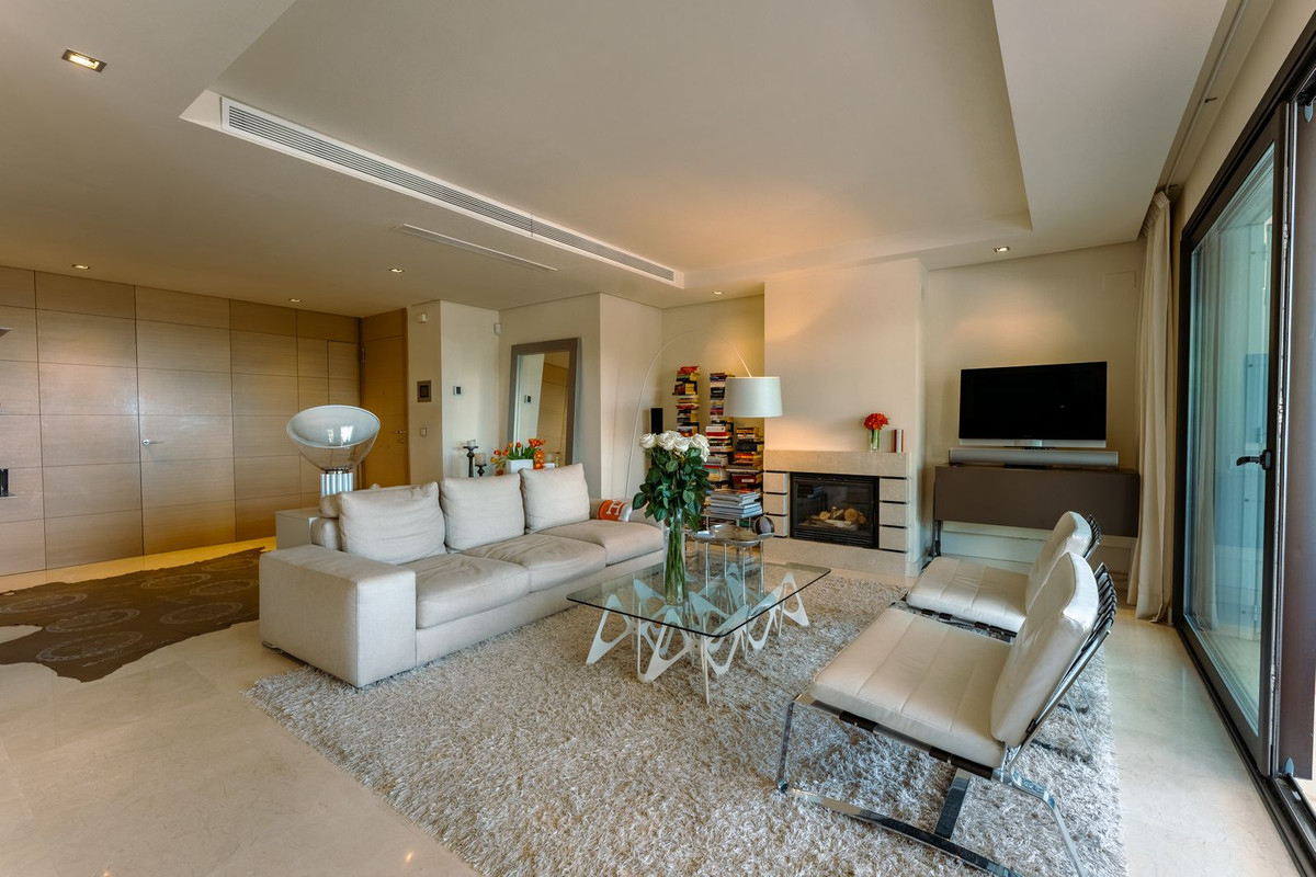 2 Bed Apartment for sale in La Quinta Costa Del Sol, Málaga, Spain