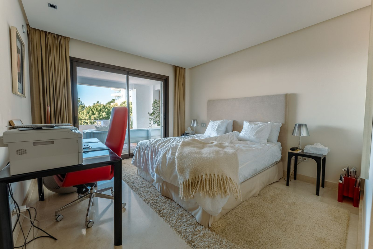 2 Bed Apartment for sale in La Quinta Costa Del Sol, Málaga, Spain