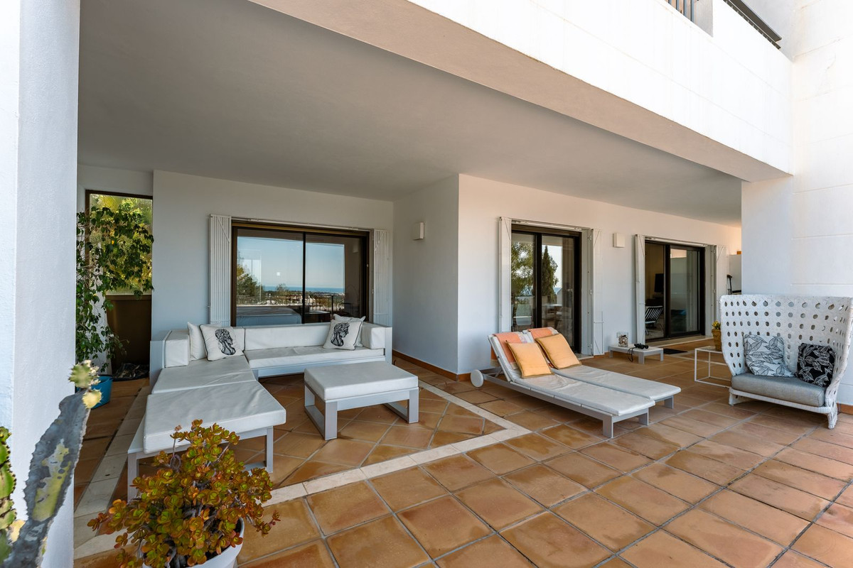 2 Bed Apartment for sale in La Quinta Costa Del Sol, Málaga, Spain