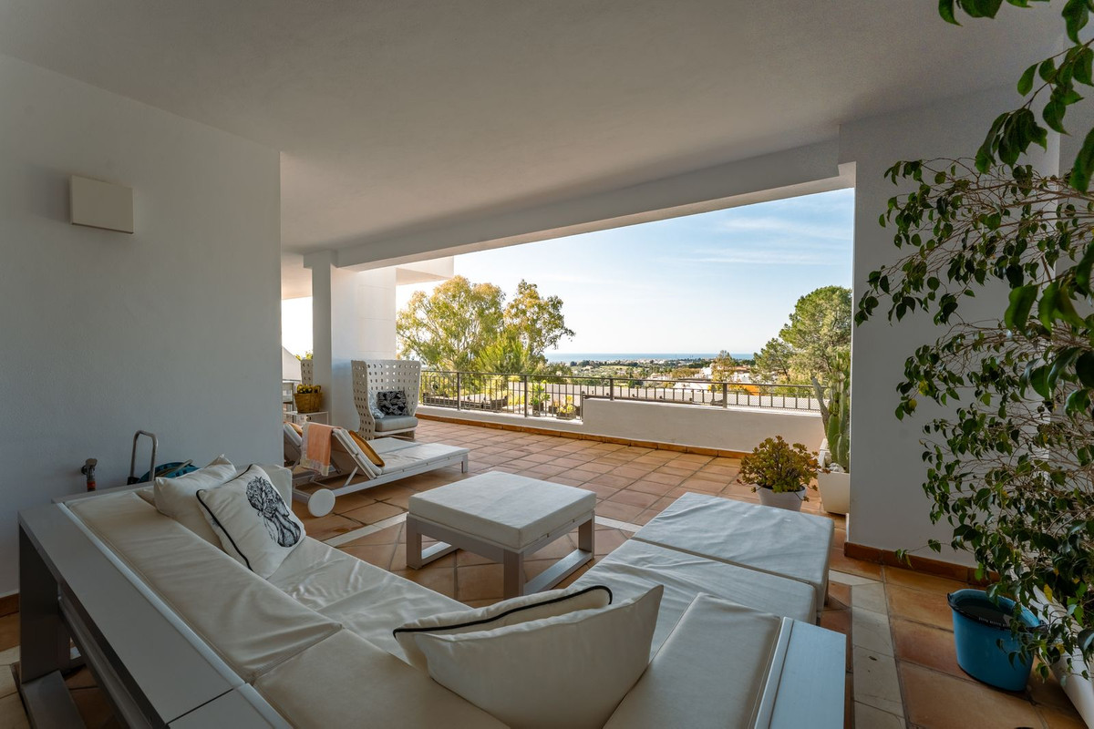 2 Bed Apartment for sale in La Quinta Costa Del Sol, Málaga, Spain
