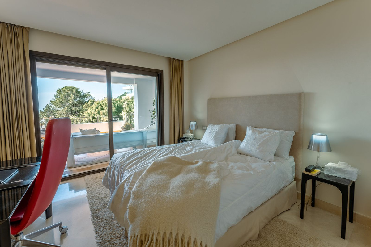 2 Bed Apartment for sale in La Quinta Costa Del Sol, Málaga, Spain