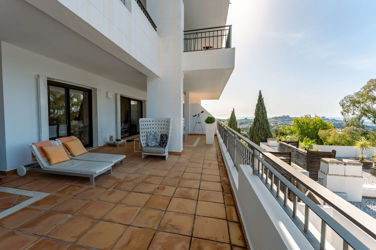 2 Bed Apartment for sale in La Quinta Costa Del Sol, Málaga, Spain