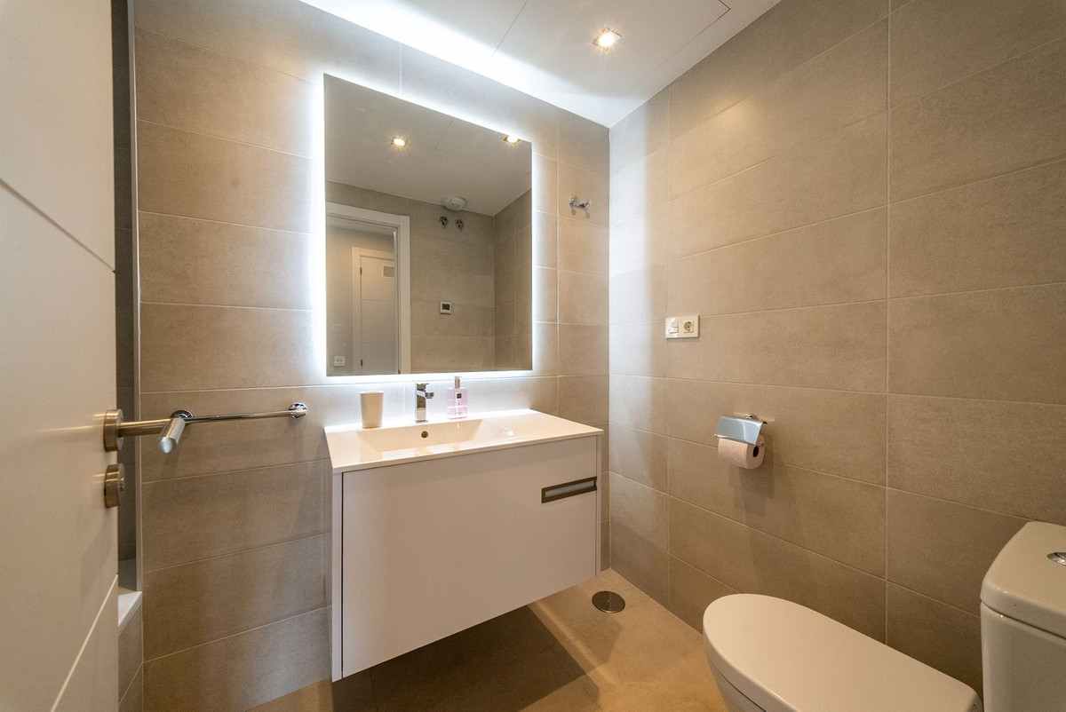 Se vende Apartamento Planta Baja de 2 dormitorios en Costa Del Sol, Málaga, España
