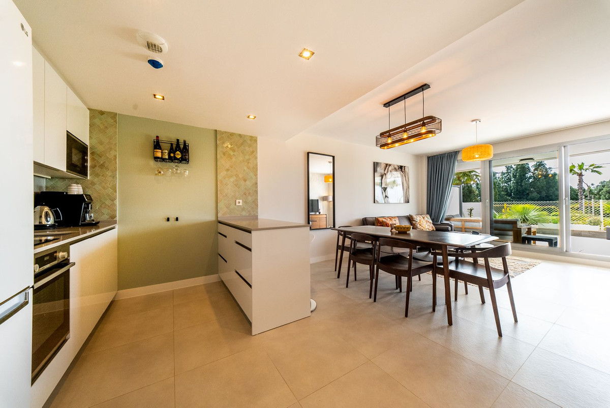 Se vende Apartamento Planta Baja de 2 dormitorios en Costa Del Sol, Málaga, España