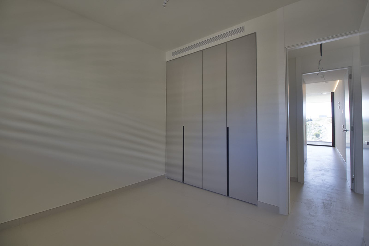2 Bed Apartment for sale in Fuengirola Costa Del Sol, Málaga, Spain