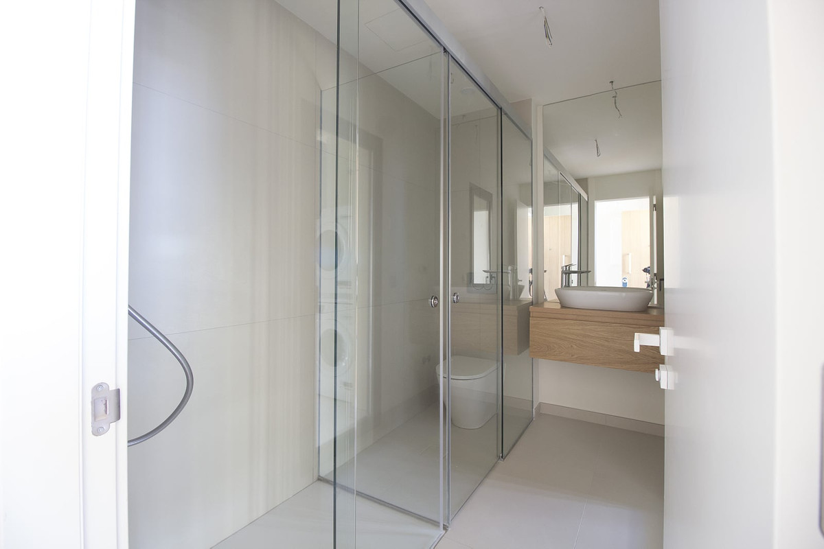 2 Bed Apartment for sale in Fuengirola Costa Del Sol, Málaga, Spain