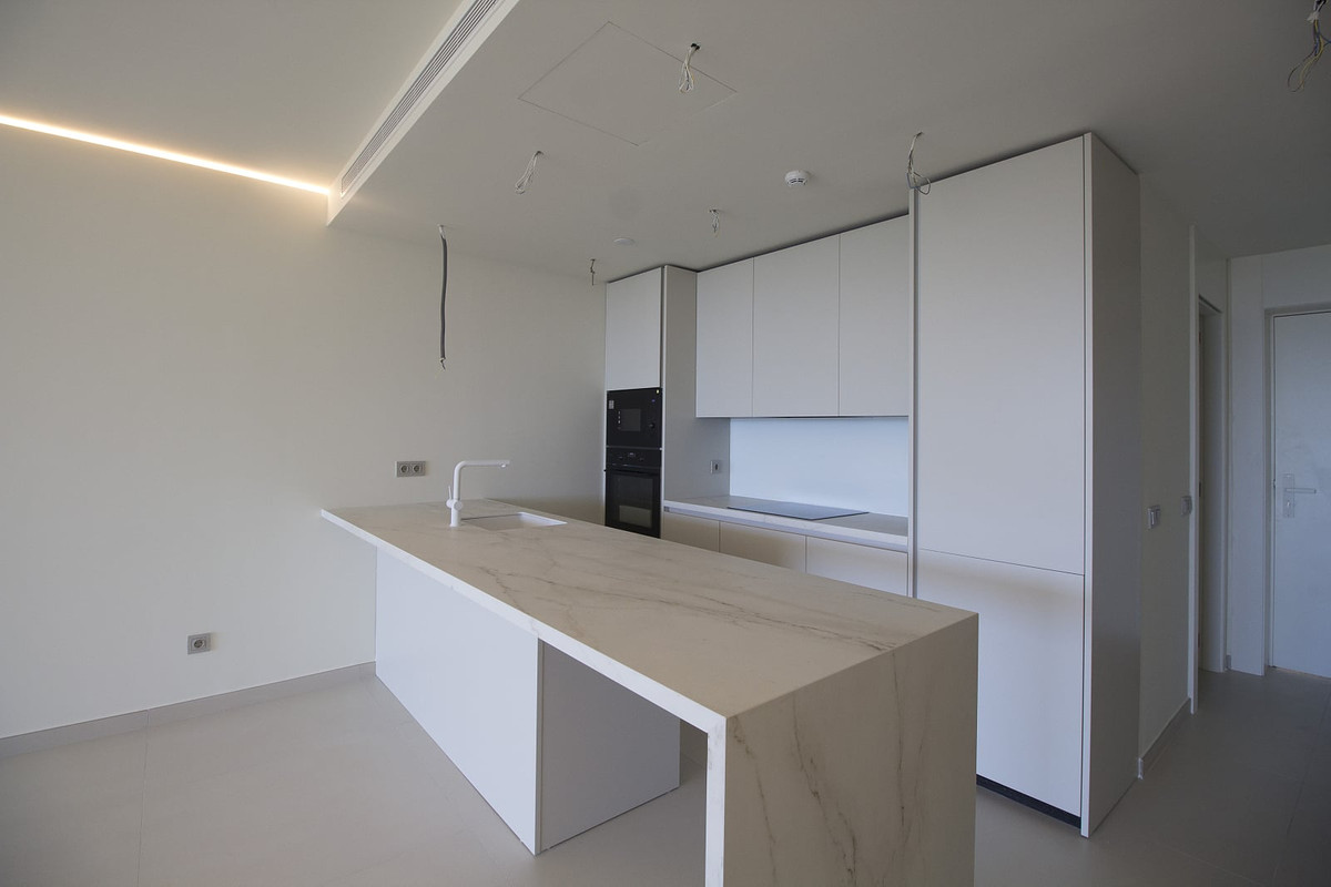 2 Bed Apartment for sale in Fuengirola Costa Del Sol, Málaga, Spain