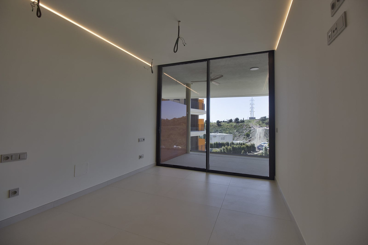 2 Bed Apartment for sale in Fuengirola Costa Del Sol, Málaga, Spain