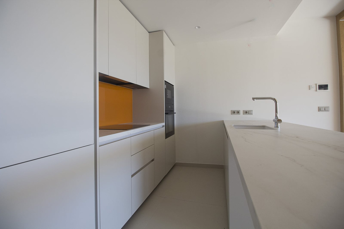 2 Bed Apartment for sale in Fuengirola Costa Del Sol, Málaga, Spain