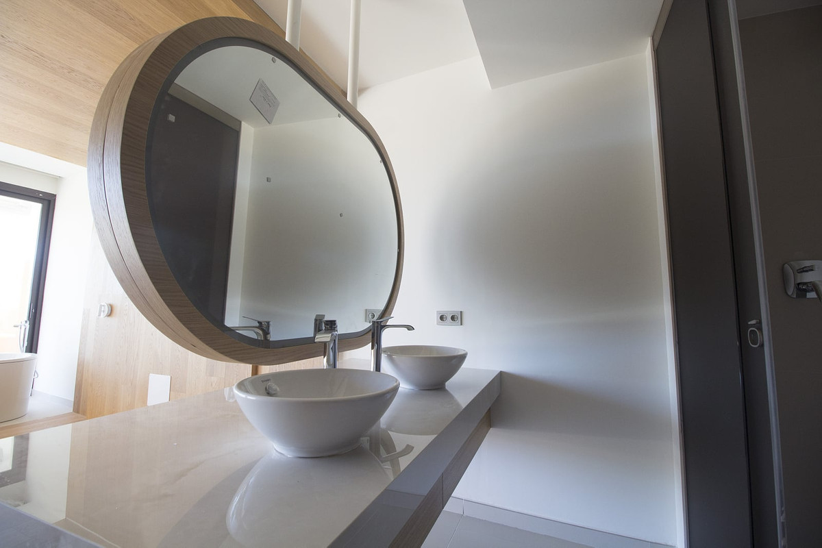 2 Bed Apartment for sale in Fuengirola Costa Del Sol, Málaga, Spain