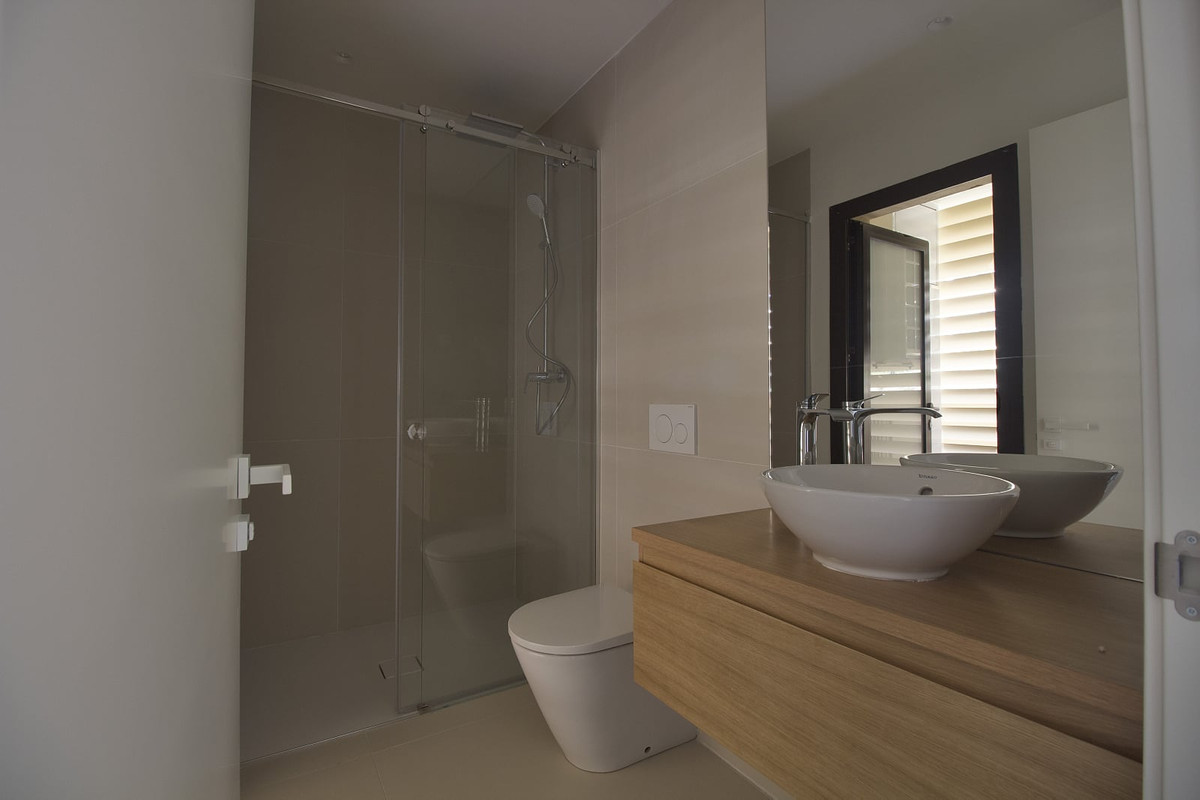 2 Bed Apartment for sale in Fuengirola Costa Del Sol, Málaga, Spain