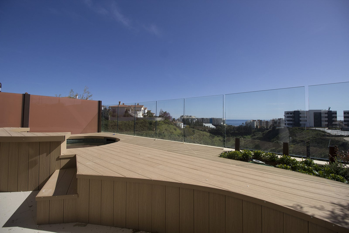 2 Bed Apartment for sale in Fuengirola Costa Del Sol, Málaga, Spain