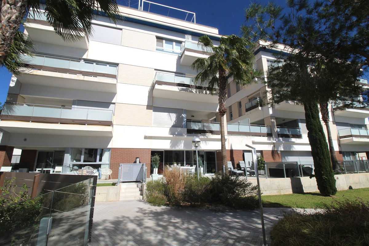 Se vende Apartamento Planta Baja de 3 dormitorios en Costa Blanca, Alicante, España