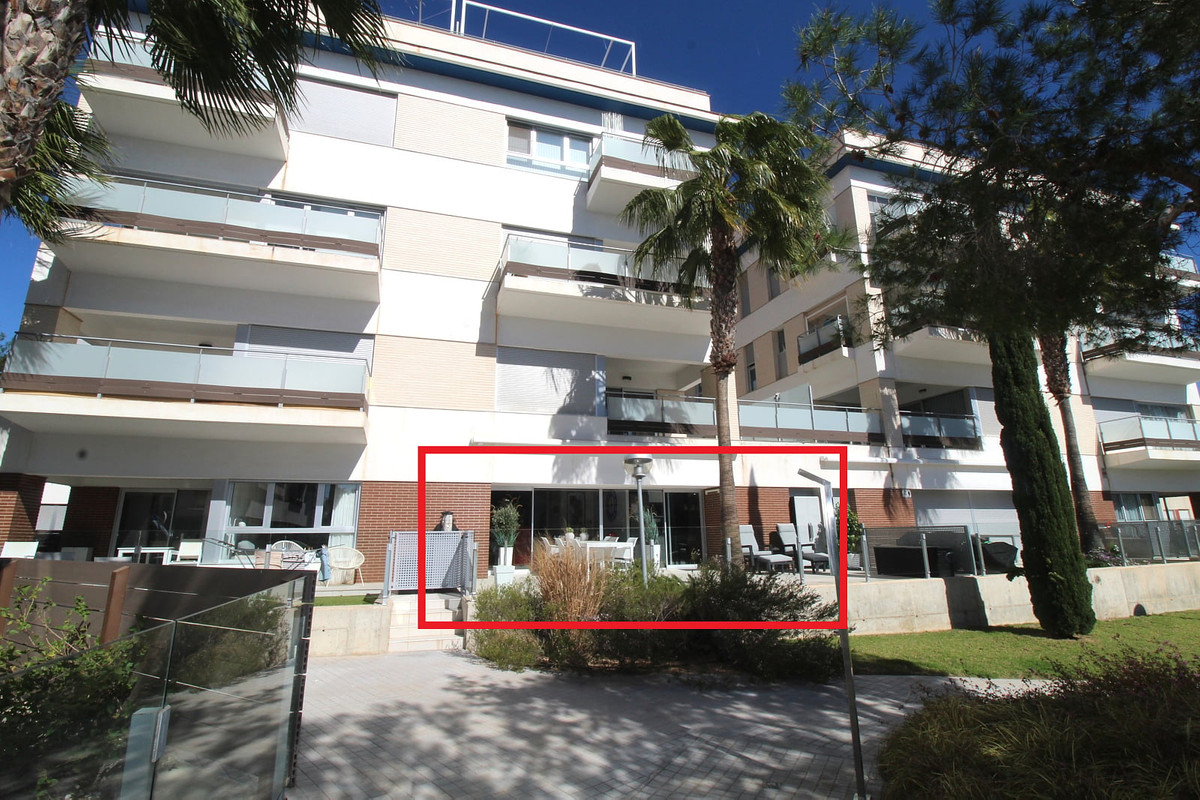 Se vende Apartamento Planta Baja de 3 dormitorios en Costa Blanca, Alicante, España