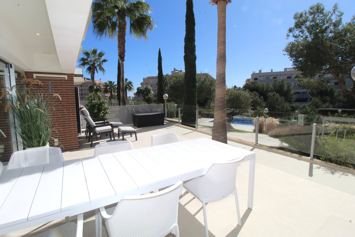 Se vende Apartamento Planta Baja de 3 dormitorios en Costa Blanca, Alicante, España