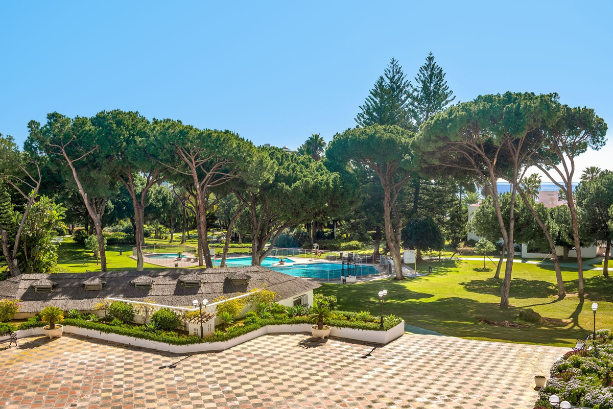 Se vende Apartamento Planta Media de 3 dormitorios en Costa Del Sol, Málaga, España