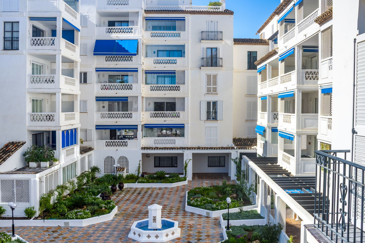 Se vende Apartamento Planta Media de 3 dormitorios en Costa Del Sol, Málaga, España