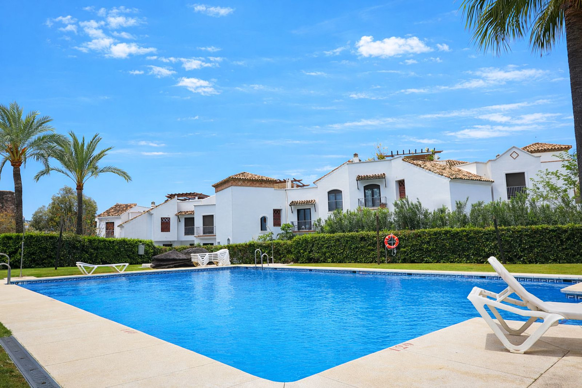 Se vende Apartamento Planta Media de 3 dormitorios en Costa Del Sol, Málaga, España