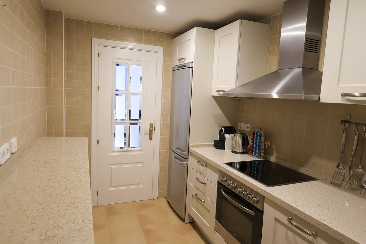Se vende Apartamento Planta Media de 3 dormitorios en Costa Del Sol, Málaga, España