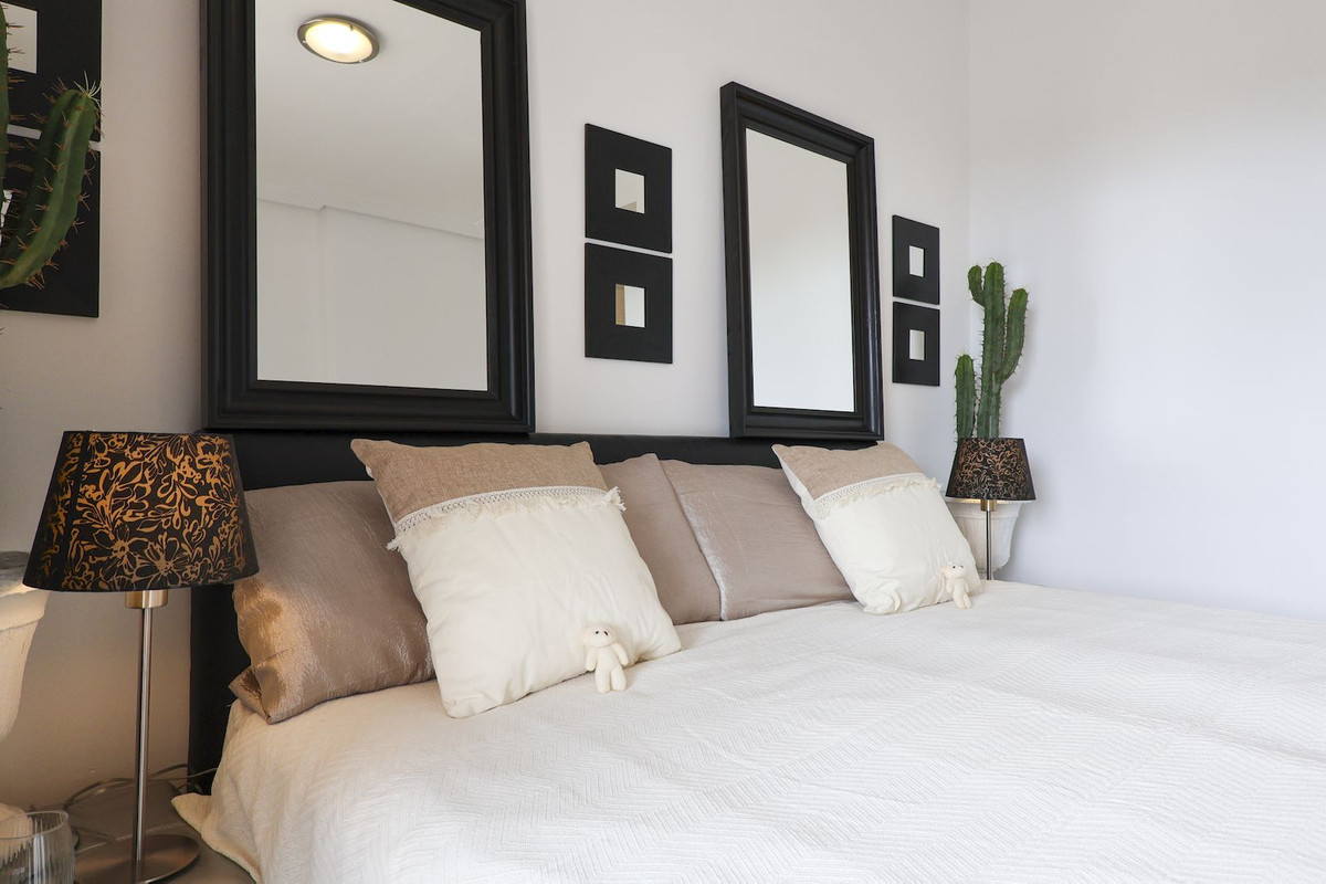 Se vende Apartamento Planta Media de 3 dormitorios en Costa Del Sol, Málaga, España