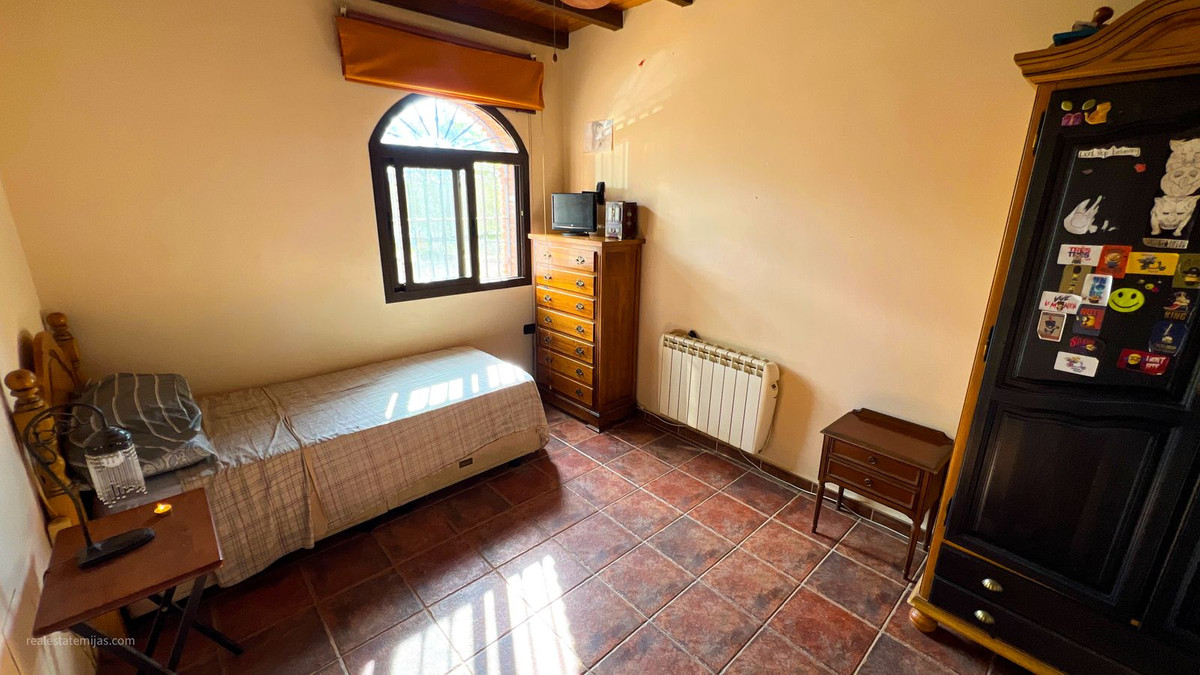 5 Bed Townhouse for sale in Valtocado Costa Del Sol, Málaga, Spain
