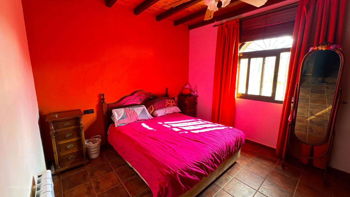 5 Bed Townhouse for sale in Valtocado Costa Del Sol, Málaga, Spain