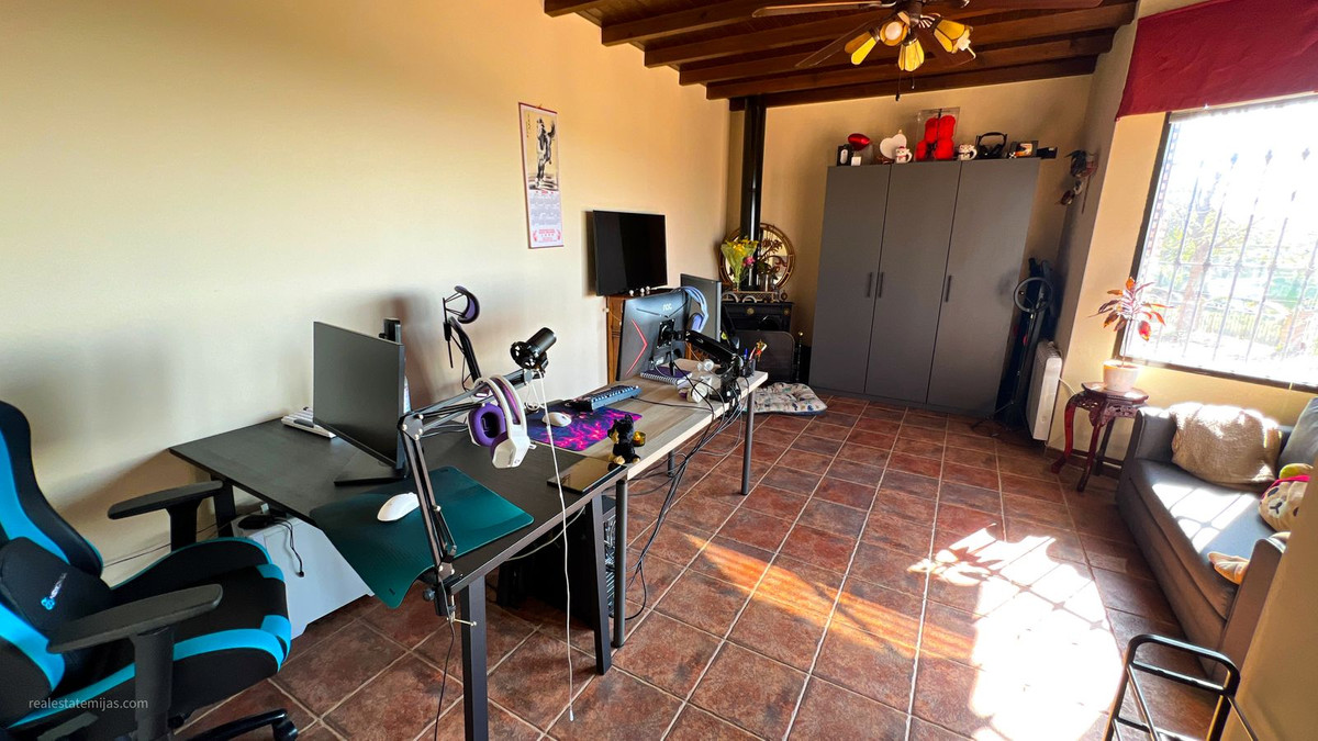5 Bed Townhouse for sale in Valtocado Costa Del Sol, Málaga, Spain